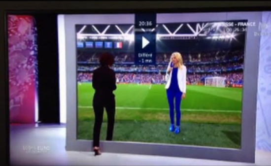 مذيعة تفاجئ المشاهدين بتقنية غريبة خلال تحليل يورو 2016