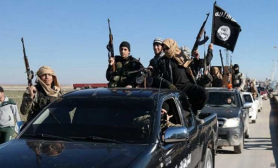 طائرات مسيرة لإلقاء قنابل سلاح جديد بيد الجهاديين في محيط الموصل طائرات مسيرة لإلقاء قنابل سلاح جديد بيد الجهاديين في محيط الموصل