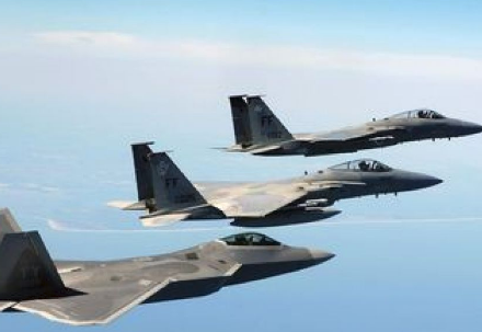 بريطانيا تدفع بطائرات لاعتراض ما يشتبه بأنها مقاتلات روسية