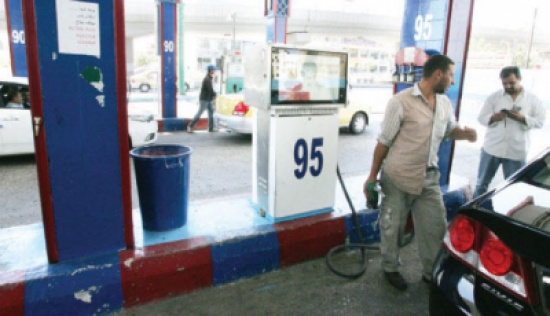 توجه لتثبيت أسعار المحروقات وفرض قرشين ضريبة على البنزين