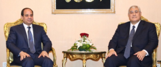 341 قانوناً لـ"السيسي ومنصور" سيوافق عليها البرلمان دون مناقشة.. هذه هي الأسباب