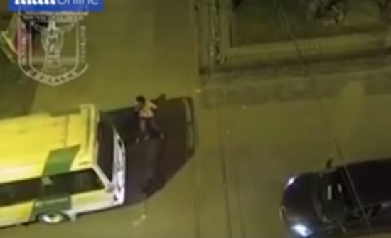 فيديو: ماذا فعل سائق حافلة بشاب معاق؟