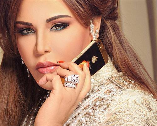 أحلام تثير أزمة جديدة بـ فيديو الفلافل ومطالب بمنعها من دخول لبنان أحلام تثير أزمة جديدة بـ فيديو الفلافل ومطالب بمنعها من دخول لبنان