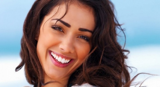 أسرار وحيل لأسنان ناصعة البياض أسرار وحيل لأسنان ناصعة البياض