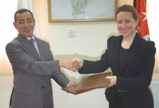 "الطفيلة التقنية" و"آلميريا" الاسبانية توقعان مذكرة تفاهم علمي