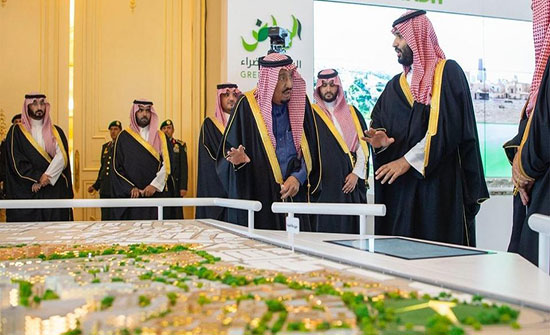 بالصور.. الملك سلمان يطلق 4 مشاريع كبرى في الرياض