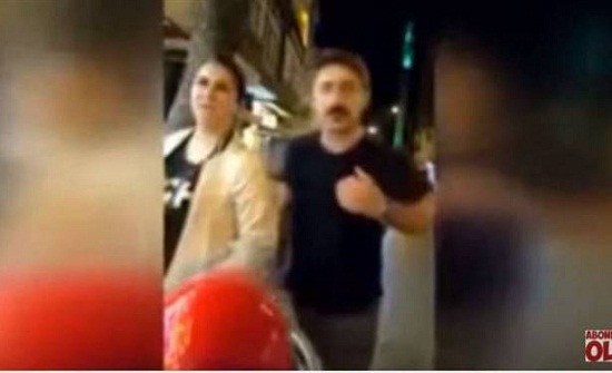 بالفيديو.. زوجان تركيان وثّقا لحظة تعرضهما لحادث سير مروع! بالفيديو.. زوجان تركيان وثّقا لحظة تعرضهما لحادث سير مروع!