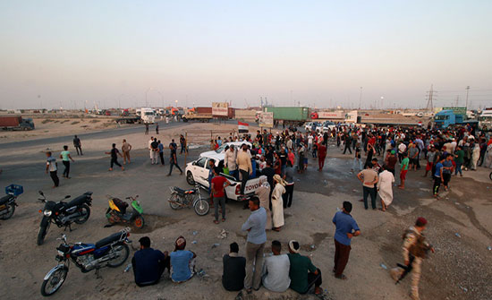 العراق.. قطع الكهرباء عن كامل النجف وإعلان حظر التجوال