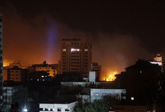 3 جرحى بقصف إسرائيلي على موقعين للمقاومة شمال غزة 3 جرحى بقصف إسرائيلي على موقعين للمقاومة شمال غزة