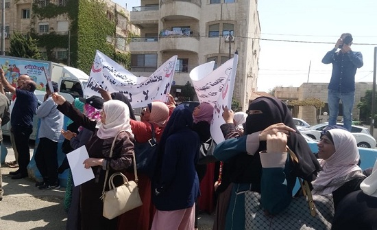 قلق وترقب بالمخيمات الفلسطينية بالأردن بعد أزمة "الأونروا" قلق وترقب بالمخيمات الفلسطينية بالأردن بعد أزمة "الأونروا"