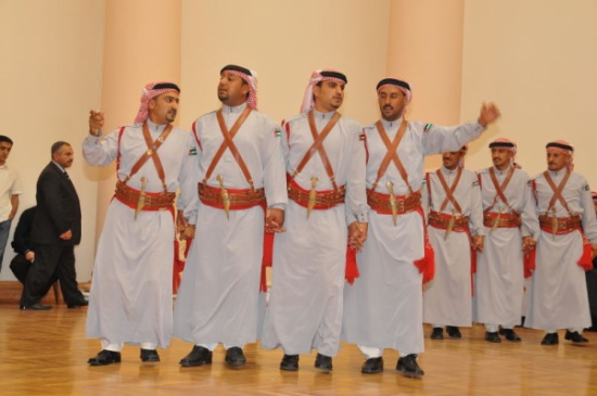 فرقة جبال الطفيلة للفنون الشعبية تبرز الموروث الفلكلوري فرقة جبال الطفيلة للفنون الشعبية تبرز الموروث الفلكلوري
