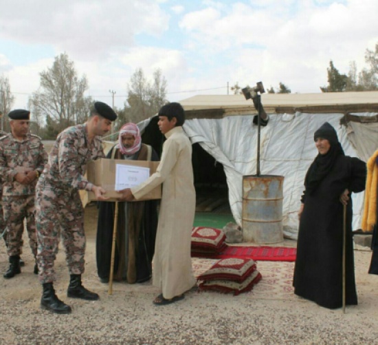 فرقة الملك عبدالله الثاني المدرعة الثالثة الملكية توزع مساعدات