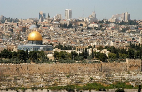 خطر الترحيل الجماعي من القدس يهدد 14 ألف فلسطيني خطر الترحيل الجماعي من القدس يهدد 14 ألف فلسطيني