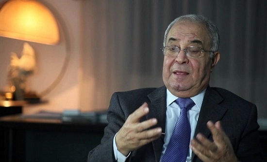 العبادي ينتقد اختيار وزراء من الشارع