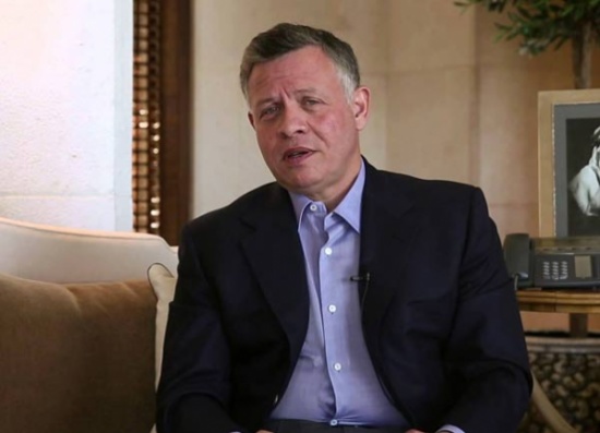 الملك يرسل طائرة خاصة لنقل البطل أبو غوش