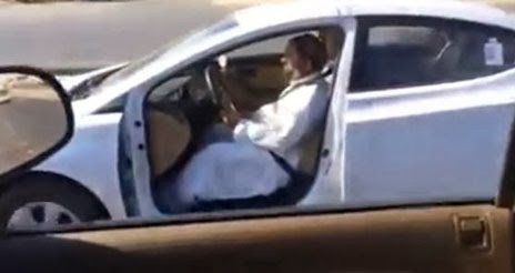 بالفيديو.. “حرامي شيل.. كسر قزاز وشيل باب”!