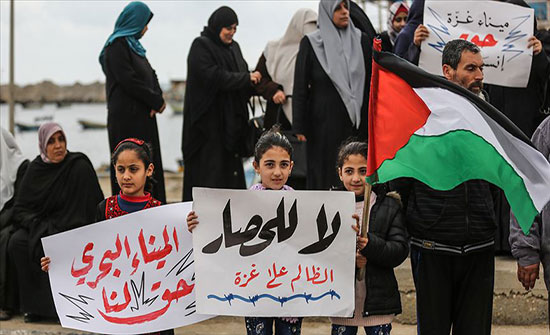 وقفة بغزة تطالب بالضغط على إسرائيل لتنفيذ تفاهمات التهدئة وقفة بغزة تطالب بالضغط على إسرائيل لتنفيذ تفاهمات التهدئة