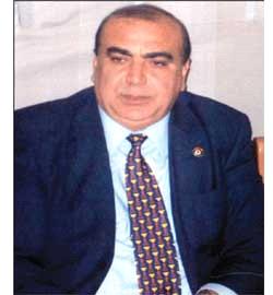 محافظ الزرقاء يستمع لمطالب المواطنين في الازرق