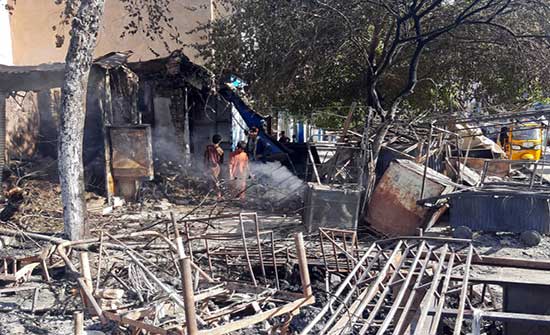 أفغانستان.. طالبان تسيطر على مركز سمنغان وتهاجم مزار شريف ومجموعة الترويكا تجتمع بالدوحة أفغانستان.. طالبان تسيطر على مركز سمنغان وتهاجم مزار شريف ومجموعة الترويكا تجتمع بالدوحة