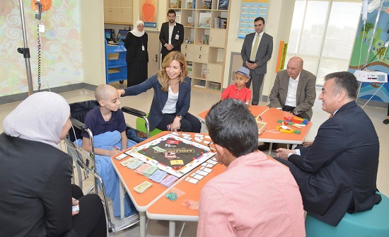 الأميرة غيداء تستقبل رئيس مجلس الأعيان في مركز الحسين للسرطان