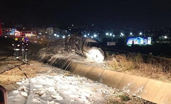 شاهد: سقوط طائرة خاصة بمطار "أتاتورك" في إسطنبول شاهد: سقوط طائرة خاصة بمطار "أتاتورك" في إسطنبول