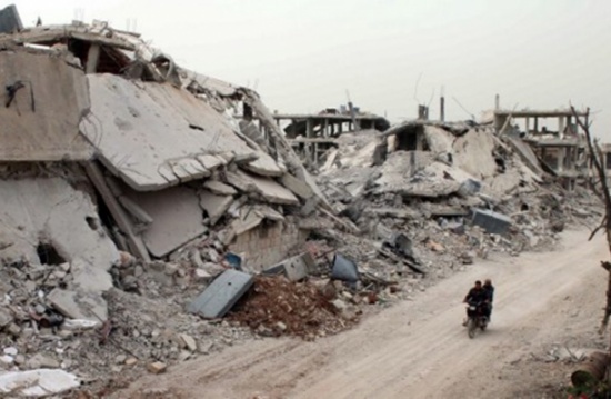 مجزرة بغارات للنظام على مخيم للاجئين الفلسطينيين بدرعا