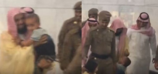 فيديو: طفل يصر على مصافحة إمام الحرم المكي وسط حراسة أفراد الأمن فيديو: طفل يصر على مصافحة إمام الحرم المكي وسط حراسة أفراد الأمن