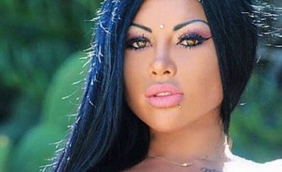 صور| هذه النجمة أصيبت بالعمى بسبب هذه العملية!!!