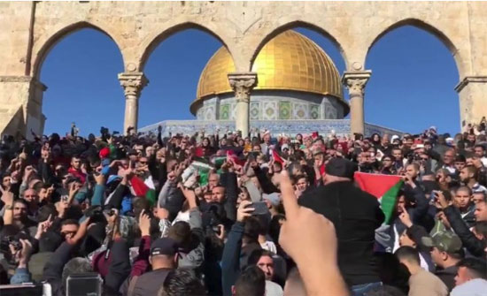 ضغوطات على المقدسيين لإستبدال جوازتهم الأردنية والفلسطينية بـ"الاسرائيلية" ضغوطات على المقدسيين لإستبدال جوازتهم الأردنية والفلسطينية بـ"الاسرائيلية"