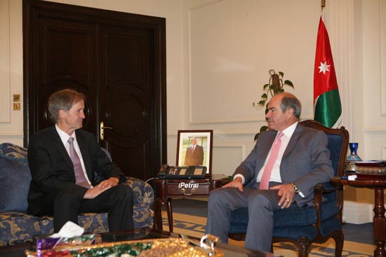 الملقي يستقبل رئيس بعثة الاتحاد الاوروبي لمراقبة الانتخابات النيابية