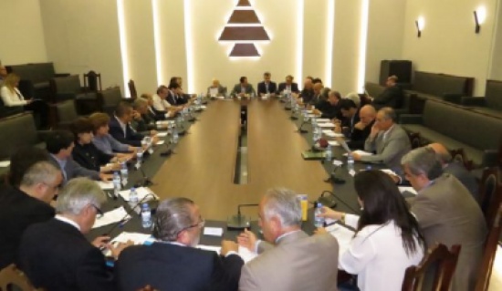 لبنان: «الكتائب» يحذر من استغلال الفراغ وتمرير صفقات نفطية