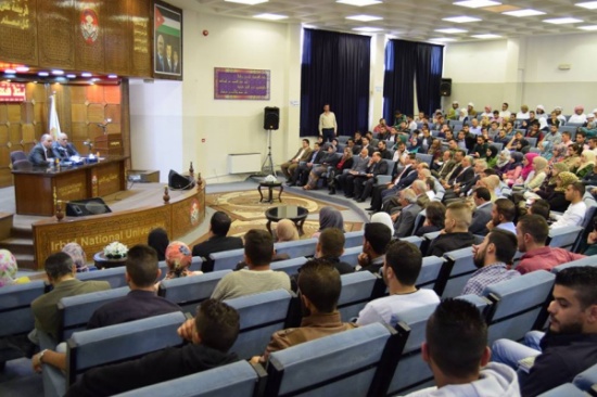 أ. د الكردي يلتقي الطلبة الجدد في جامعة إربد الأهلية
