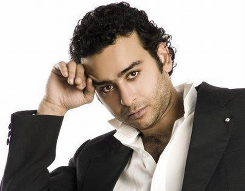 أحمد عزمي يتهم حارس أمن بسرقة هاتفه المحمول بشرم الشيخ