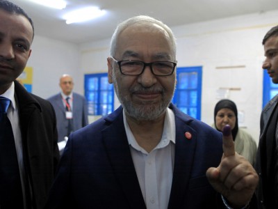 الغنوشي: لا يجب أن نرتكب ما يخدش صورة تونس الجميلة بالتشكيك في نتائج الانتخابات الرئاسية الغنوشي: لا يجب أن نرتكب ما يخدش صورة تونس الجميلة بالتشكيك في نتائج الانتخابات الرئاسية