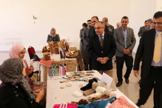 افتتاح "معرض مشاريع الحرف اليدوية" في جامعة الحسين بن طلال