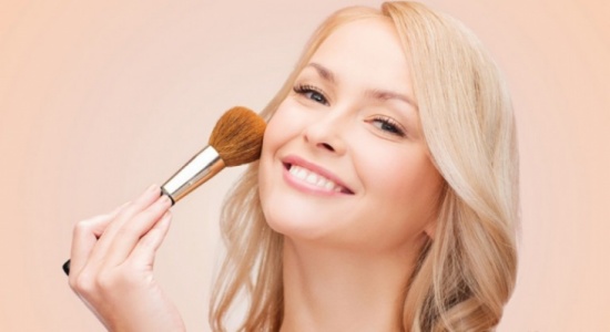 جددي شبابك بفرشاة مكياجك!