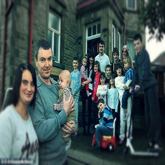 اسرة بريطانية تروي معاناتها: الأم في انتظار مولودها الـ20