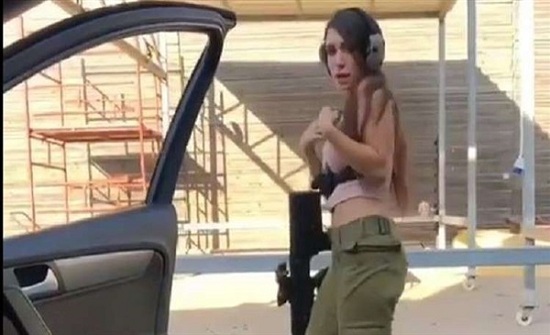 جندية إسرائيلية تصدم السوشيال ميديا برقصة kiki ..فيديو جندية إسرائيلية تصدم السوشيال ميديا برقصة kiki ..فيديو