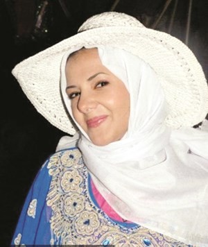 دنيا سمير غانم ترتدي الحجاب ! دنيا سمير غانم ترتدي الحجاب !