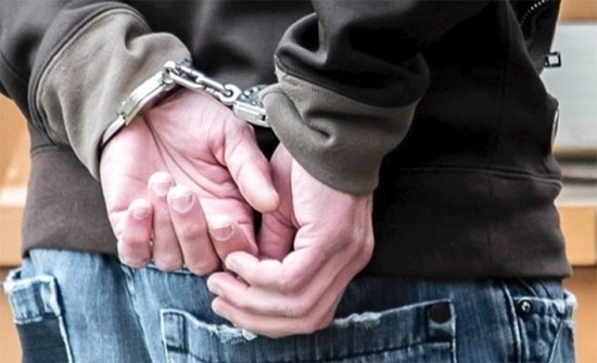 ضبط مطلوب أمنيا بحقه 10 طلبات