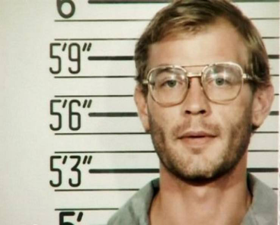 فيديو| هؤلاء هم أذكى 10 سفاحين‎ عرفهم القرن العشرين !!