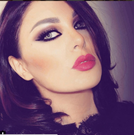 سارة الهاني تتحول إلى هيفاء وهبي في صور طبق الأصل عنها!