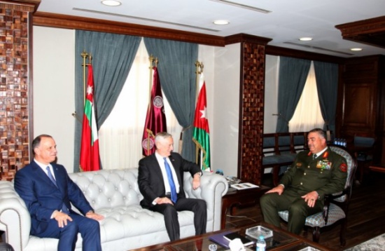 فريحات يجري مباحثات مع ماثيوس