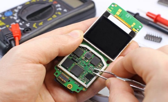 افتتاح دورة صيانة الخلوي لذوي الاحتياجات الخاصة في مهني المشارع