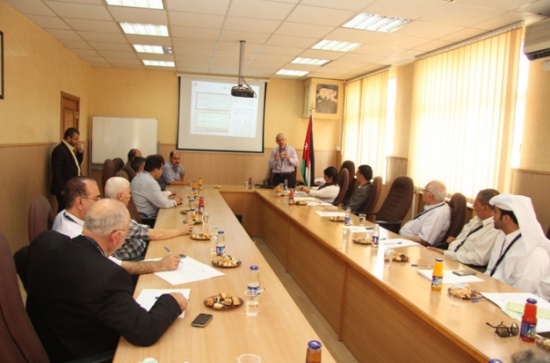 وفد من الجامعة العربية يزور دائرة الأراضي وفد من الجامعة العربية يزور دائرة الأراضي