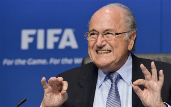بلاتر يطلب من أوروبا إعادة النظر بمسألة عدد اللاعبين الأجانب بلاتر يطلب من أوروبا إعادة النظر بمسألة عدد اللاعبين الأجانب
