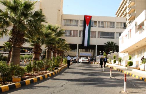 مستشفى الجامعة يدرج عمليتين للجراحة الذكية في العمود الفقري