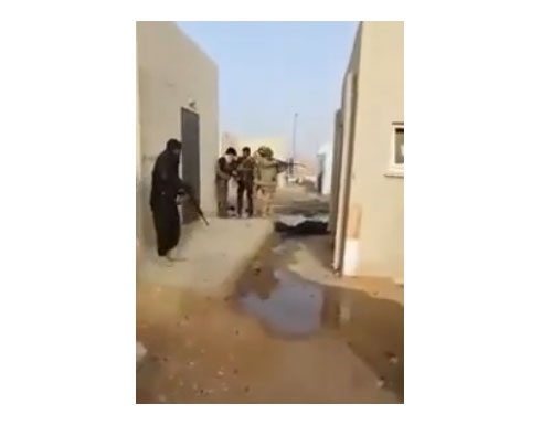 بالفيديو.. شاهد قبل الحذف : معارك داخل قاعدة عين الأسد بالفيديو.. شاهد قبل الحذف : معارك داخل قاعدة عين الأسد