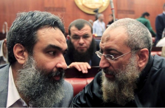 "النور" حزب غير دستوري بالمناهج المصرية