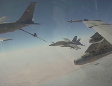 واشنطن: لا خطط لتوسيع الضربات الجوية في العراق